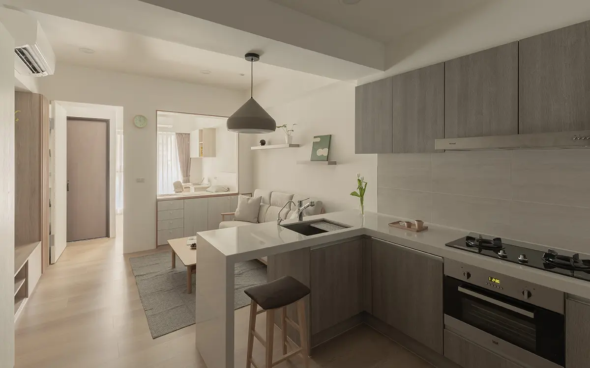 Thiết kế nội thất phòng khách liền bếp tối giản