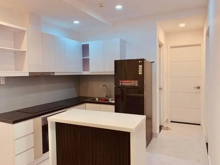 Mẫu thiết kế nội thất phòng bếp căn hộ chung cư tối giản