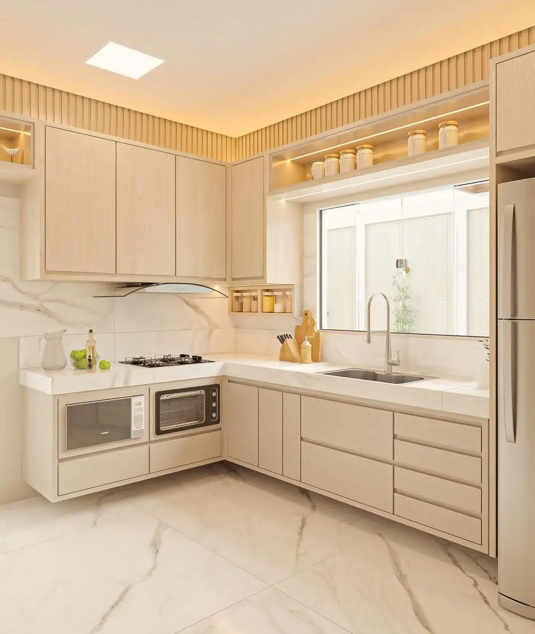 Mẫu tủ bếp chữ L cùng hệ thống cửa sổ lấy ánh sáng tự nhiên