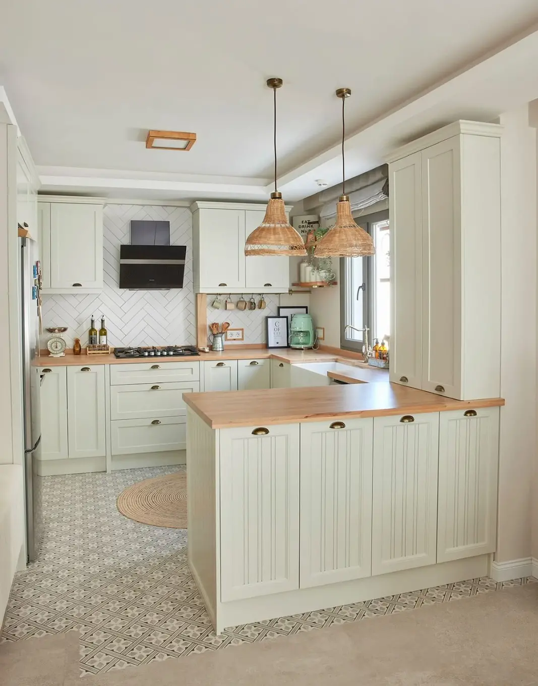 Mẫu tủ bếp chữ U tông sáng