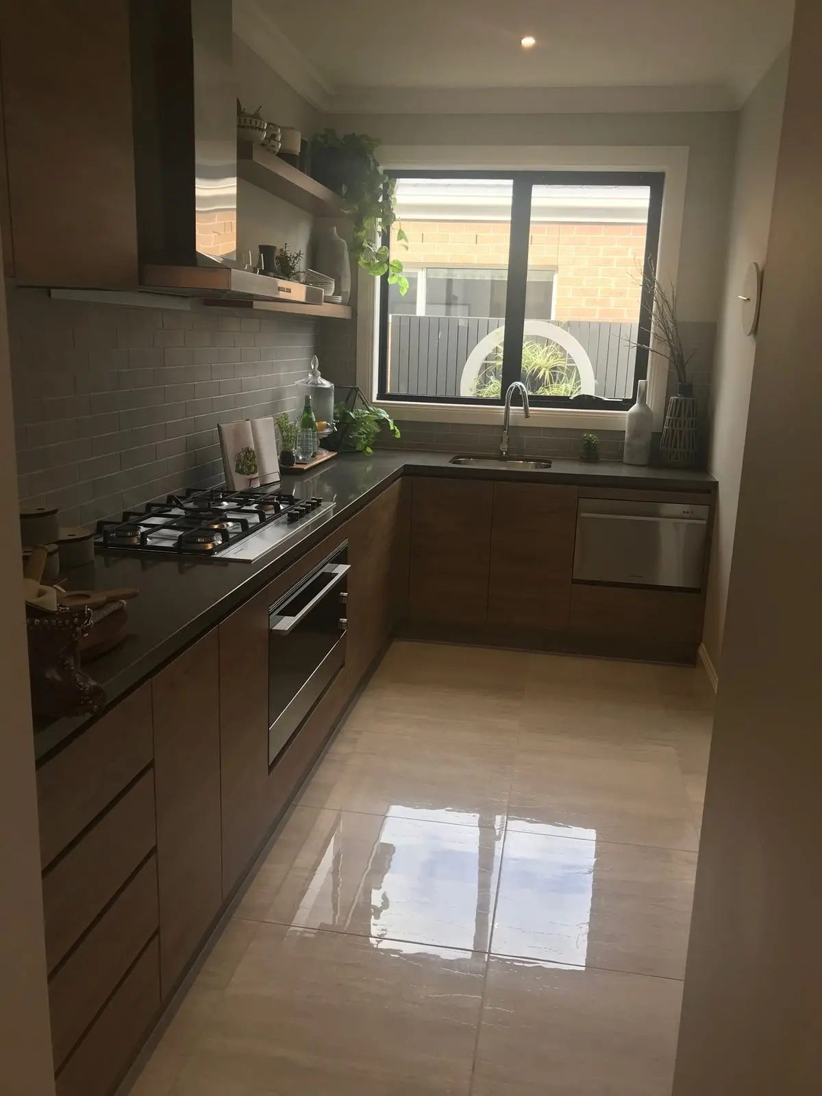 Thiết kế nhà bếp tiện nghi cho nhà phố nhỏ